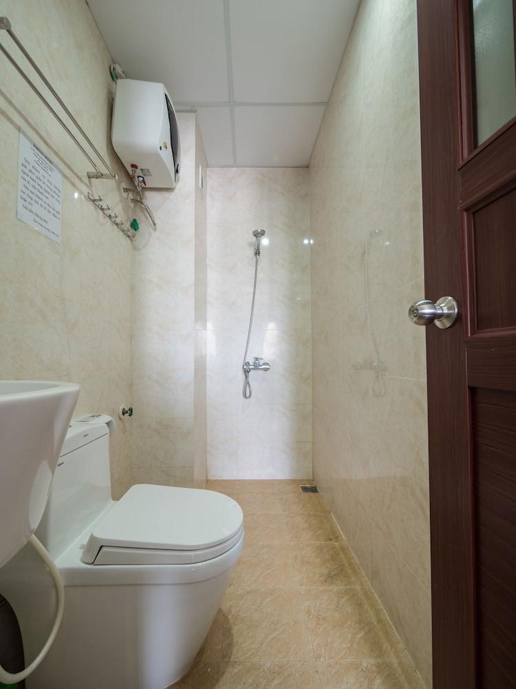 Hanoi Blue Hotel - The Water Front Дананг Экстерьер фото