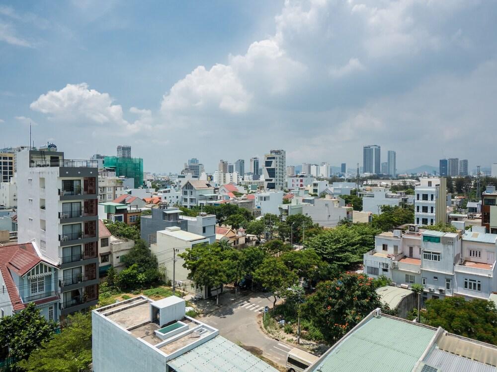 Hanoi Blue Hotel - The Water Front Дананг Экстерьер фото